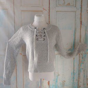 Kendall & Kylie long sleeve crew neck grommet tie detailed knit sweater/M/gray